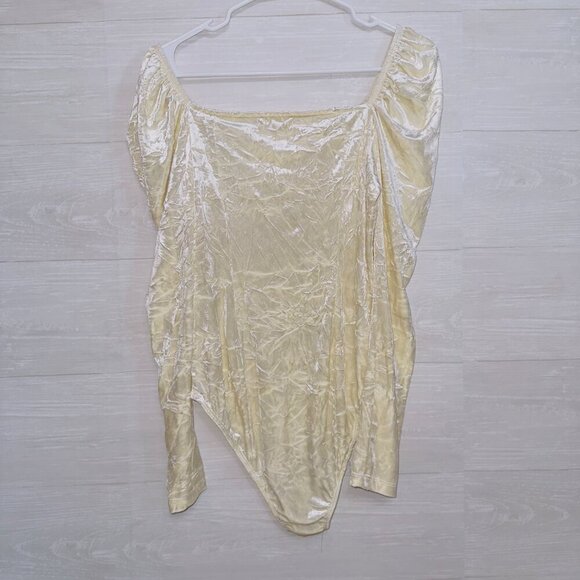 Chelsea & Violet Women's Cream Square Neck Puff Sleeve Velvet Bodysuit - Picture 5 of 5